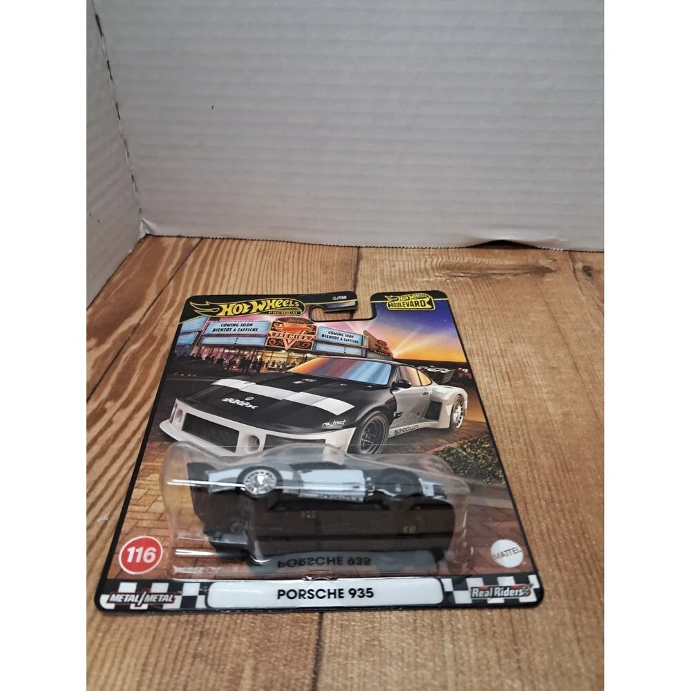 Hot Wheels Premium Boulevard #116 Porsche 935 (BBJBL17)